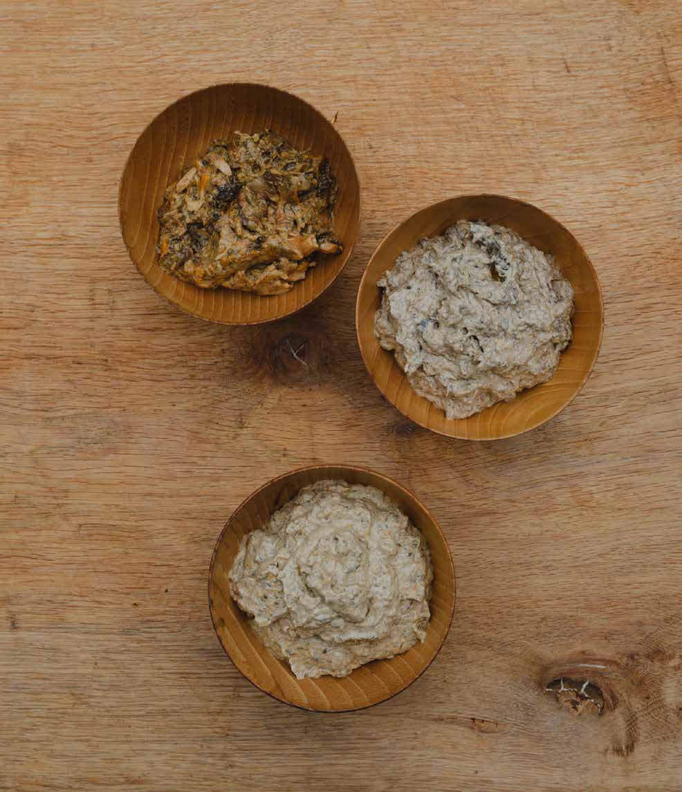 Mushroom tapenade with white wine or red wine